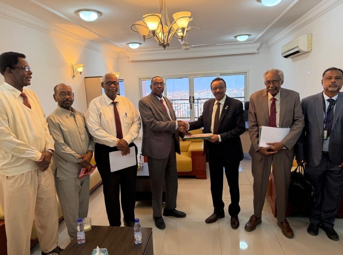 لجنة التعليم العالي تلتقي وزير التعليم العالي وتقدم تقريرها النهائي